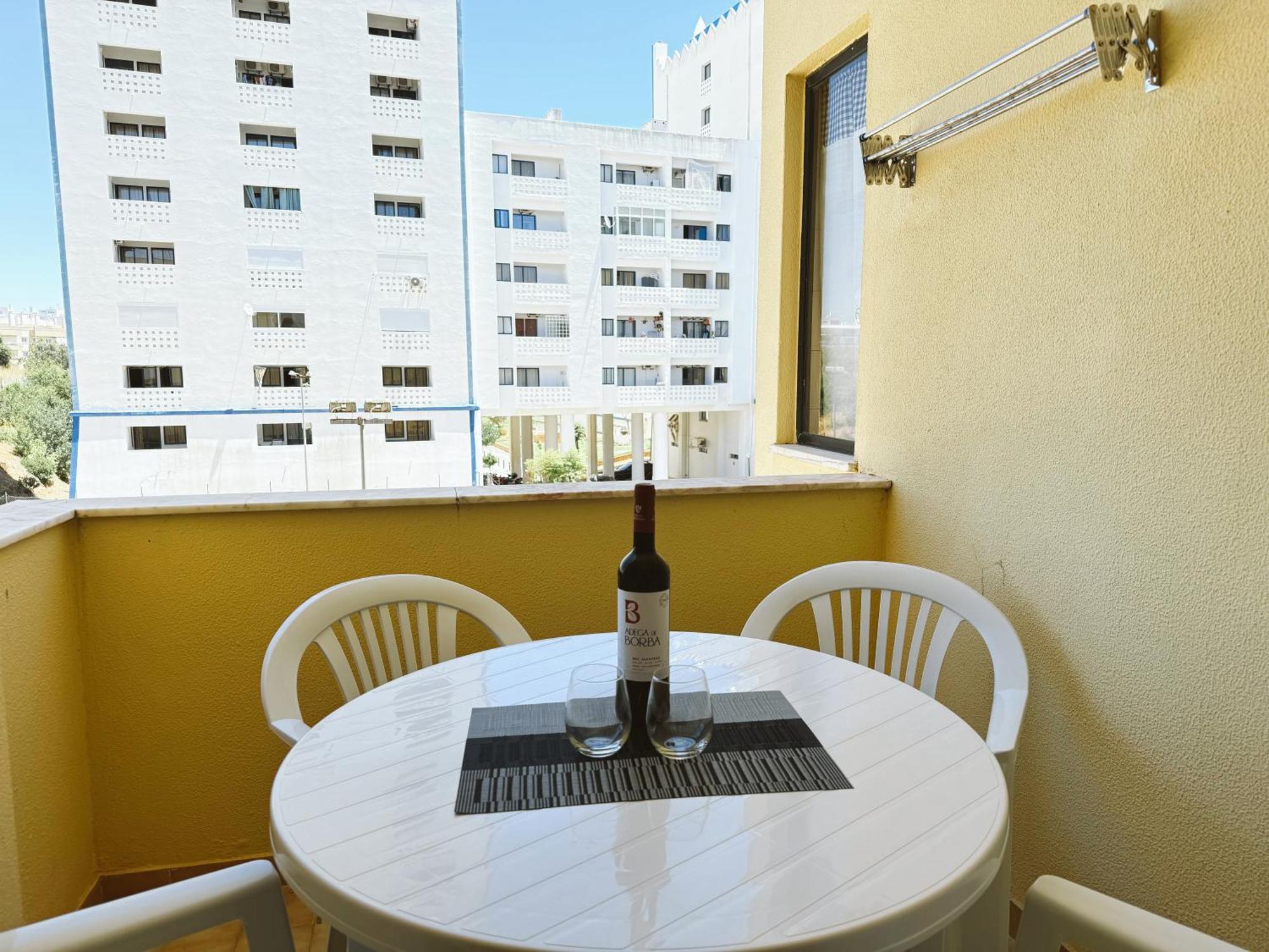 Patio Da Rocha - Silhueta Citadina Portimao